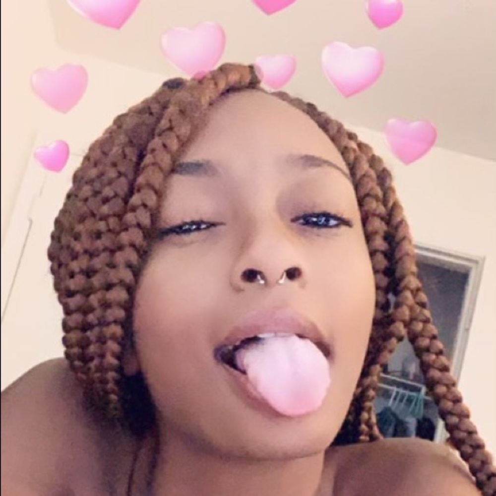 Meet your Posher, Alizae